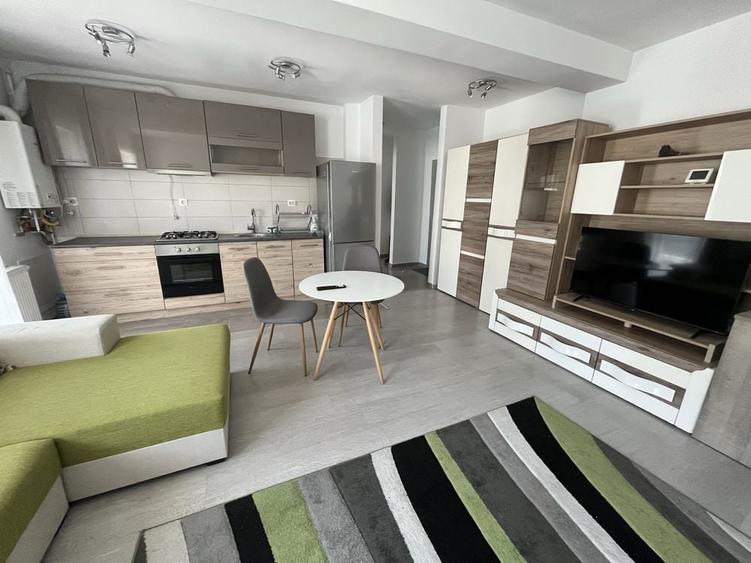 Apartament cu 2 camere semidecomandat în Dosu Bricii
