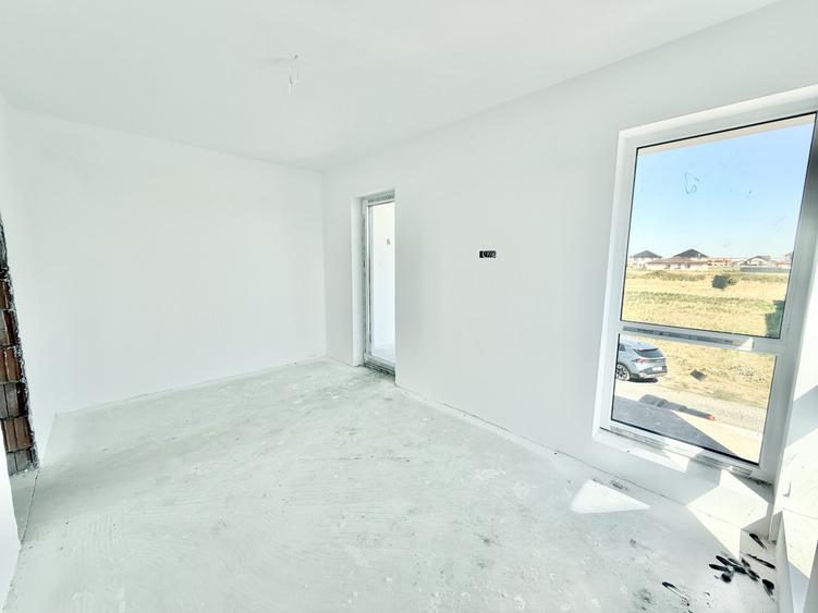Duplex cu 4 camere cu Canalizare în Moșnița Nouă