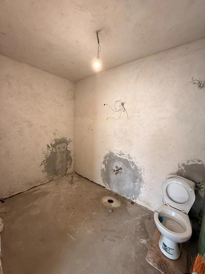 Apartament cu 2 camere semidecomandat în Florești