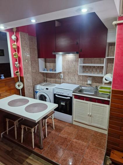 Unirii - Inchiriere apartament 2 camere - etaj I - bloc izolat - 4