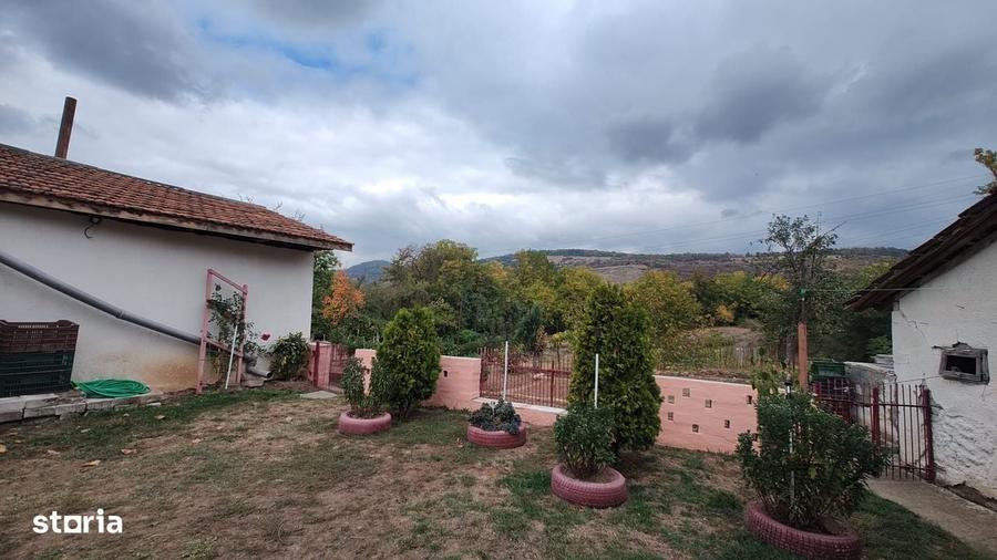 Casă cu 3 camere în Șoimuș