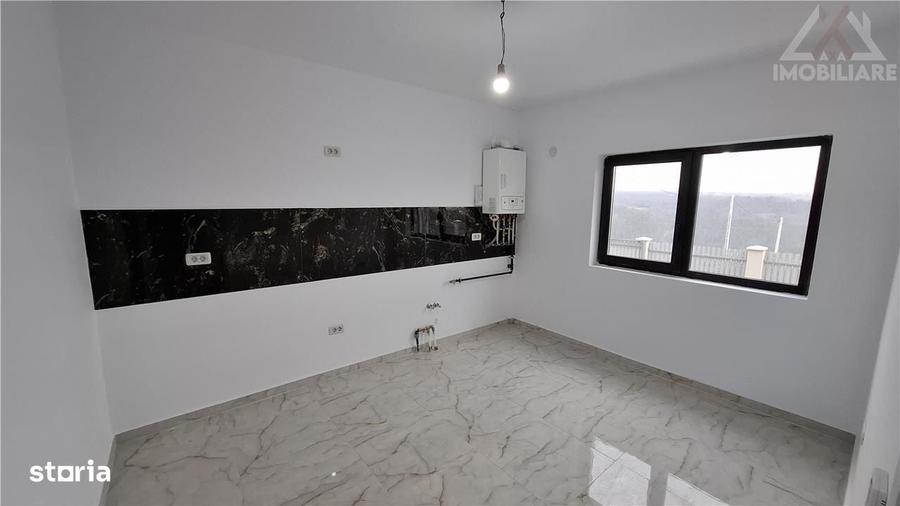 Casă cu 4 camere în Uricani