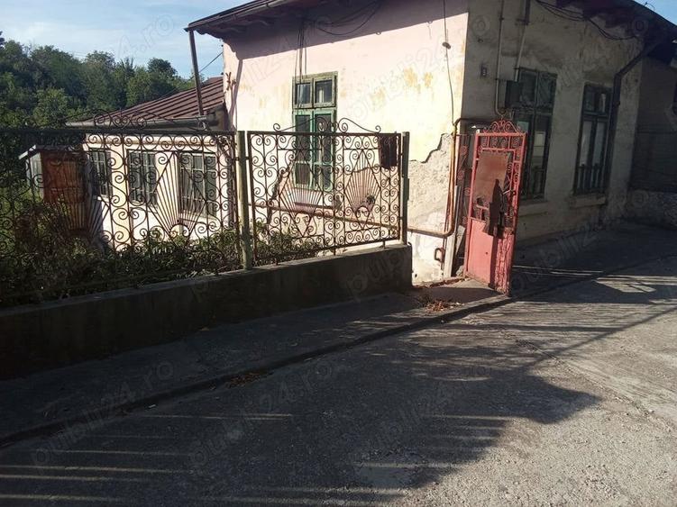 Casă cu 4 camere cu Teren 500 Mp în Central