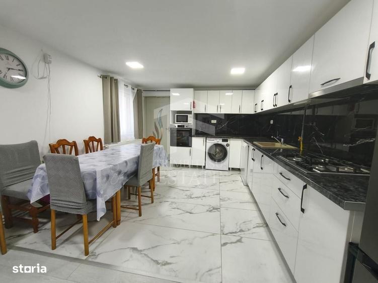 Casă cu 4 camere în Palazu Mare