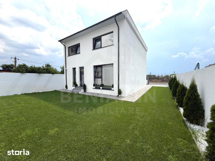 Casă cu 5 camere cu Teren 301 Mp în Cârcea