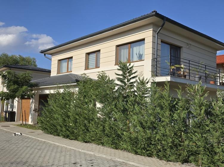 Casă cu 4 camere în Luna