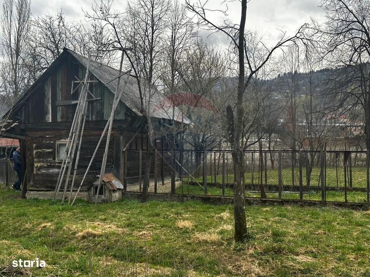 Casă cu 3 camere în Prislop