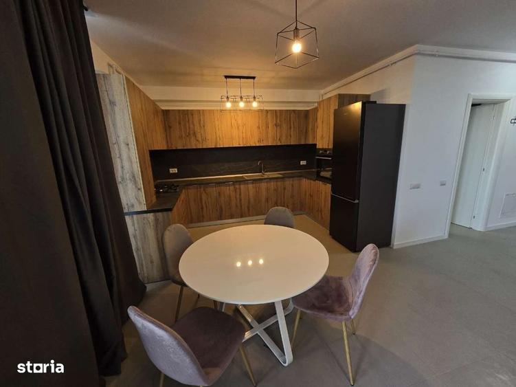 Apartament cu 3 camere decomandat în Tunari