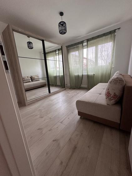 Apartament cu 3 camere decomandat în Iosia