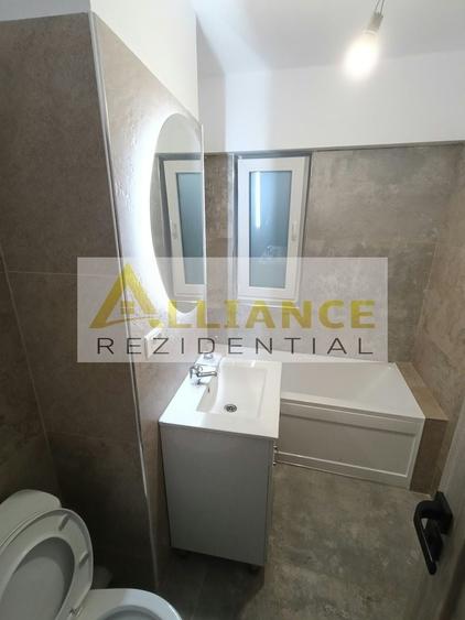 Apartament cu 3 camere decomandat în Sud