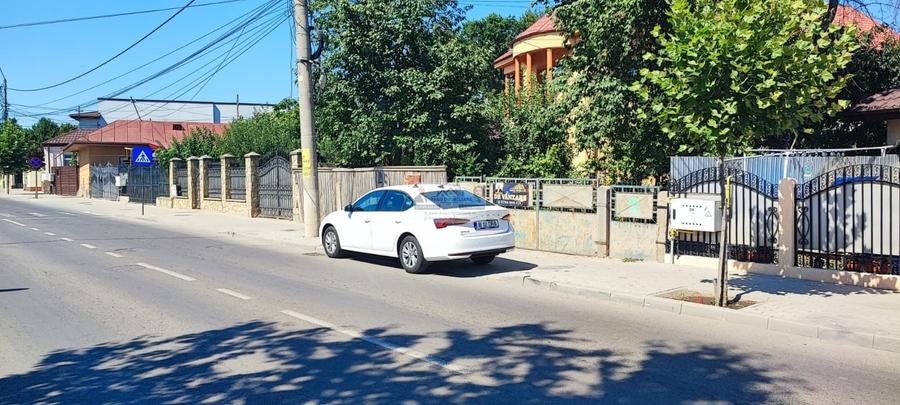 Casă individuală cu 3 camere cu Canalizare în Sud