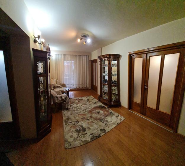 Apartament cu 3 camere decomandat în 22 Decembrie