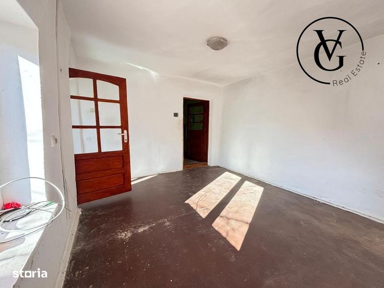 Casă cu 3 camere semidecomandat cu Teren 387 Mp în Lumina