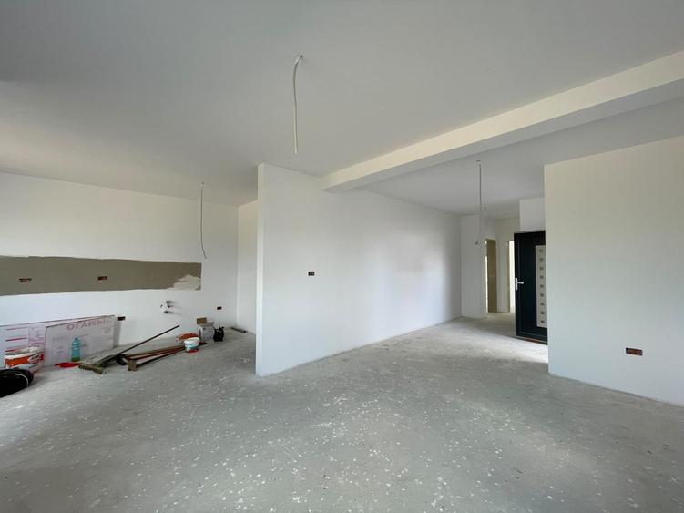 Duplex cu 3 camere cu Canalizare în Moșnița Nouă