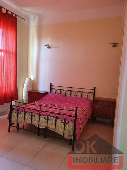 Apartament cu 5 camere decomandat în Central