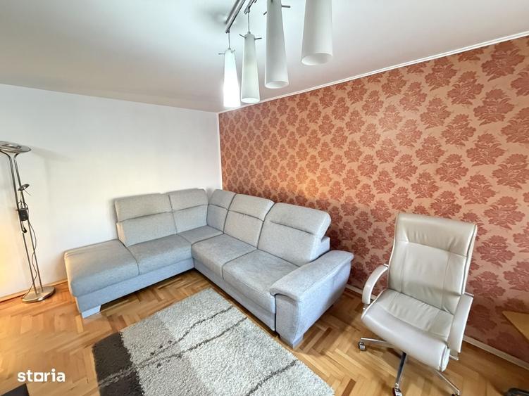 Apartament cu 3 camere decomandat în Nicolina