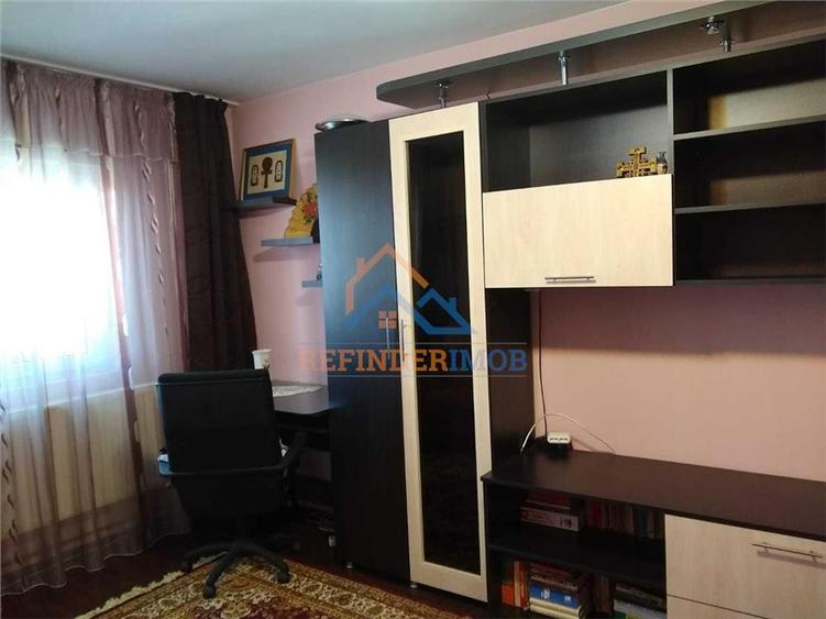 Apartament cu 2 camere decomandat, mobilat în Sebastian