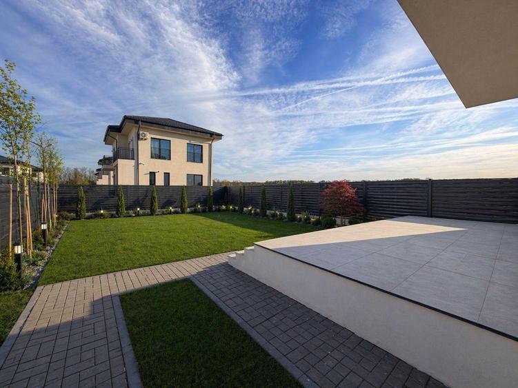 Casă individuală cu 5 camere cu Teren 447 Mp în Corbeanca