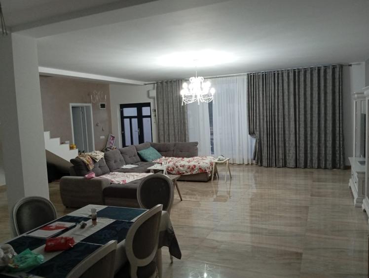 Casă individuală cu 6 camere cu Canalizare în Chiajna