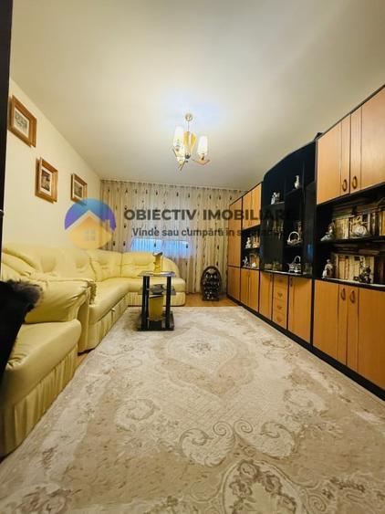 Apartament cu 3 camere decomandat în Calea Romanului
