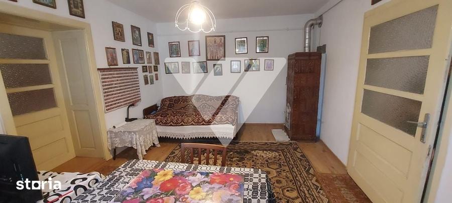 Casă cu 6 camere cu Teren 2109 Mp în Slimnic