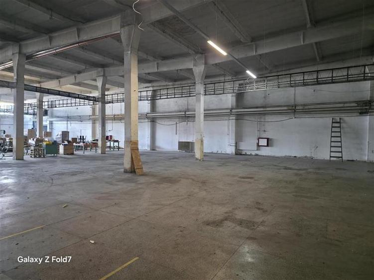 Spațiu industrial, de 4,400 mp, în Central