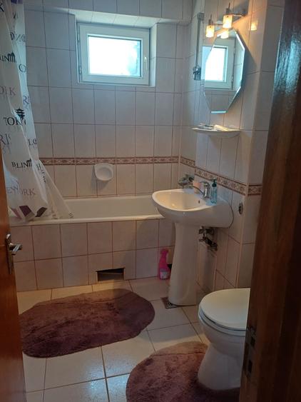 Apartament cu 3 camere decomandat în Andrei Mureșanu