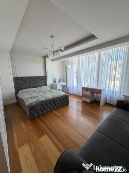 Apartament cu 5 camere decomandat în Central
