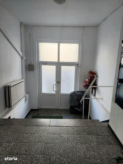 Apartament cu 3 camere decomandat în Decebal