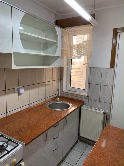 Apartament cu 2 camere semidecomandat în Bârzești