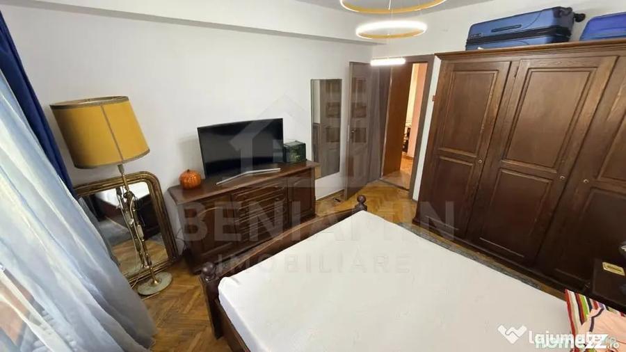 Apartament cu 3 camere decomandat în Calea București