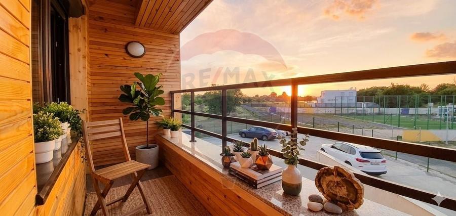 Apartament cu 4 camere decomandat în Băneasa