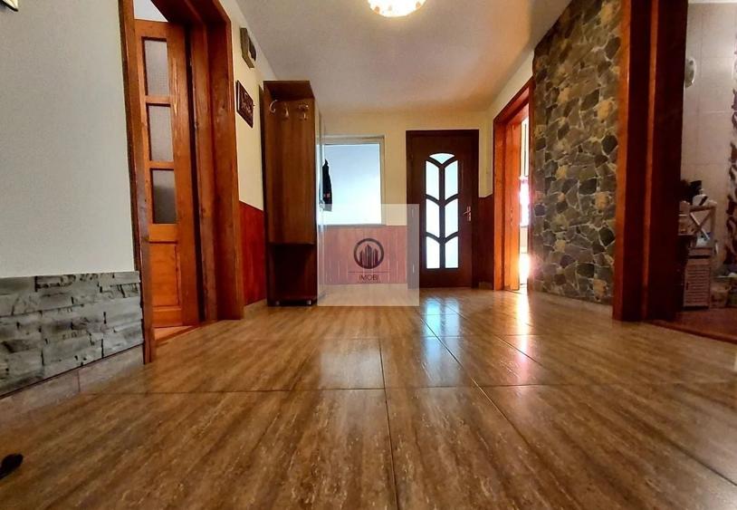 Casă individuală cu 6 camere cu Canalizare în Periferie