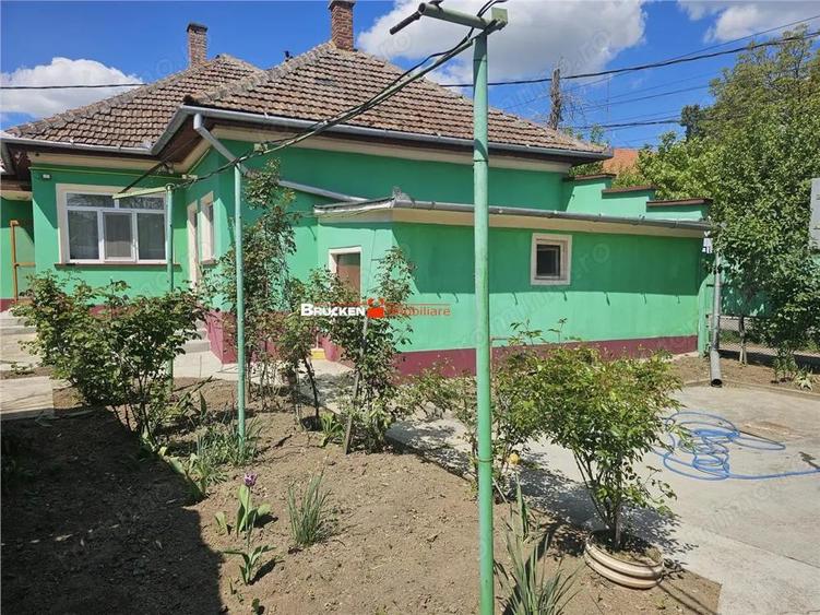 Casă cu 3 camere în Nord