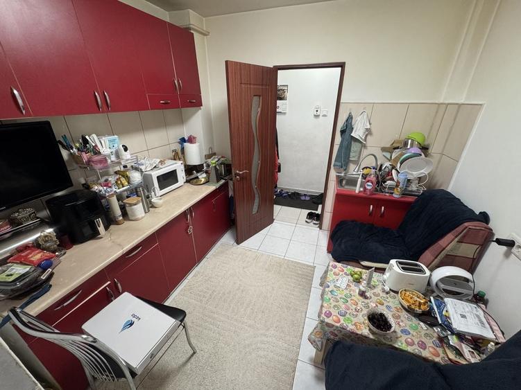 Apartament cu 3 camere decomandat, mobilat în Inel II
