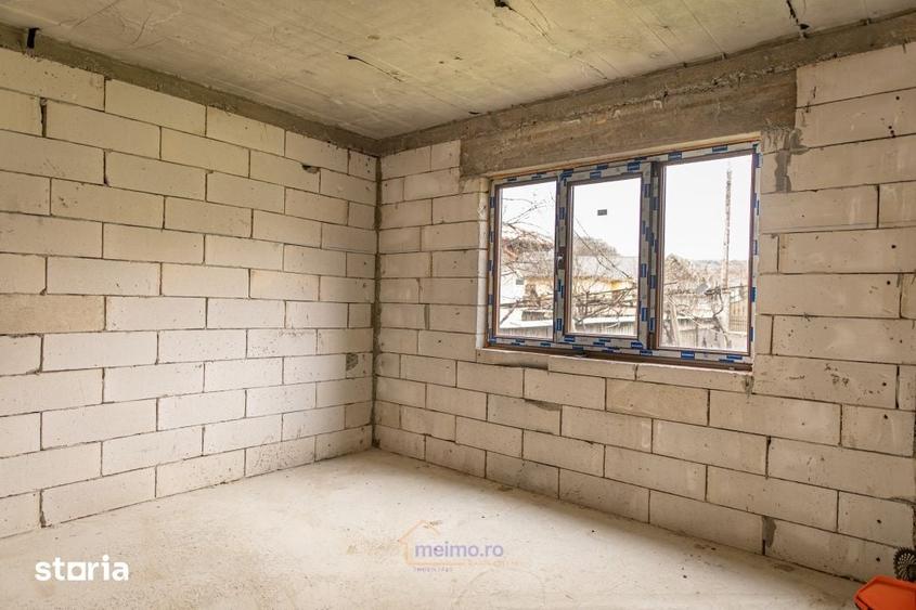 Casă cu 5 camere cu Teren 1440 Mp în Poduri