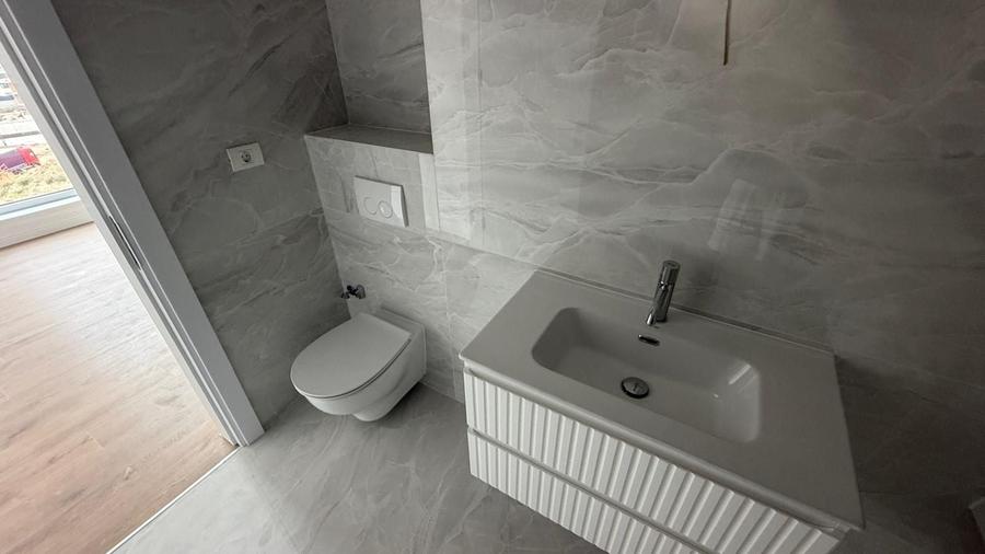 Apartament cu 3 camere semidecomandat în Pipera