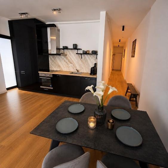 Apartament cu 3 camere decomandat, mobilat în Central