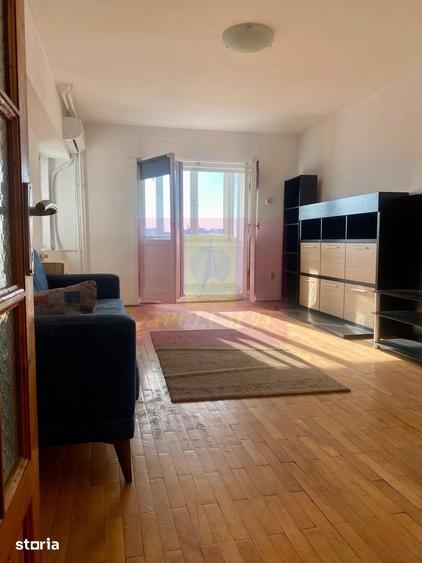 Apartament cu 4 camere decomandat, mobilat în Decebal
