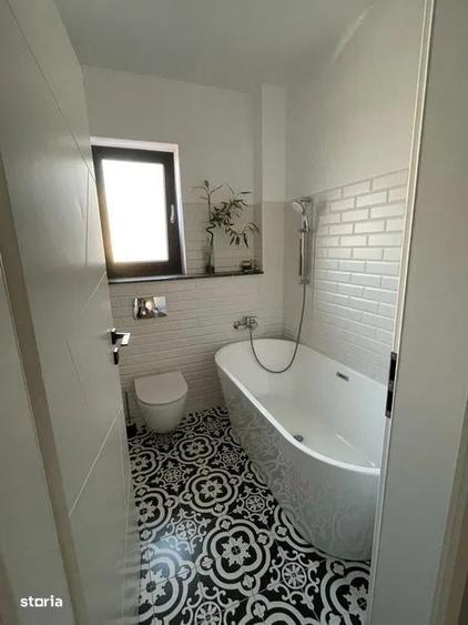 Apartament cu 3 camere decomandat în Apusului