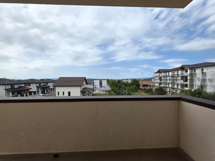 Apartament cu 2 camere decomandat în Sânpetru