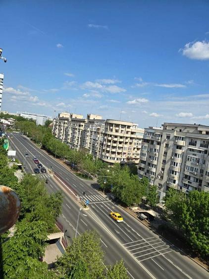 Apartament cu 2 camere semidecomandat, mobilat în Decebal