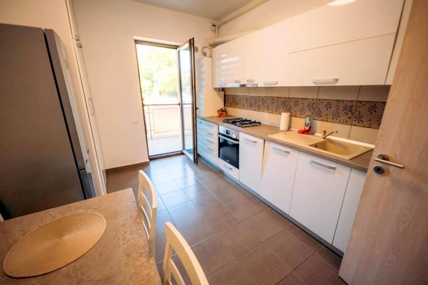 Apartament cu 2 camere decomandat, mobilat în Mărăști