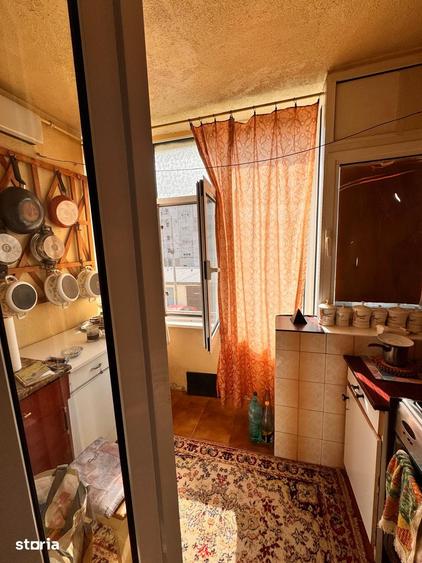 Apartament cu 4 camere decomandat în Exterior Vest