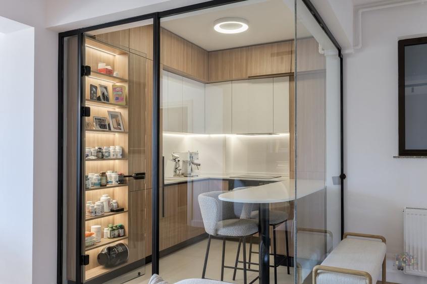 Apartament cu 4 camere semidecomandat în Eminescu