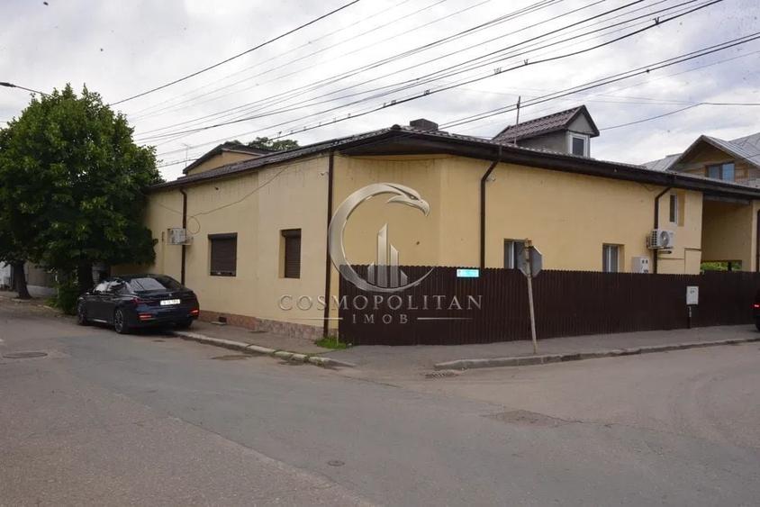 Casă individuală cu 3 camere cu Canalizare în Central