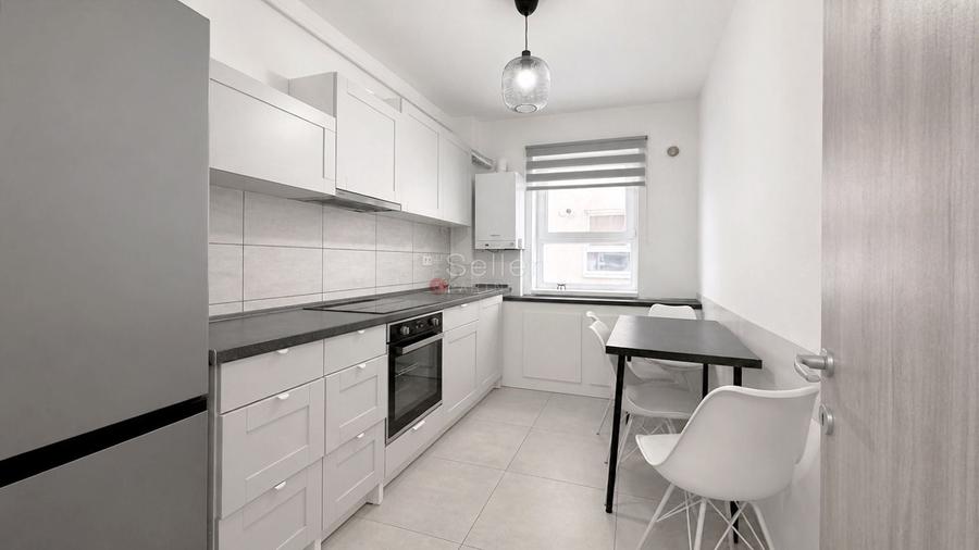 Apartament cu 3 camere decomandat, mobilat în Tractorul
