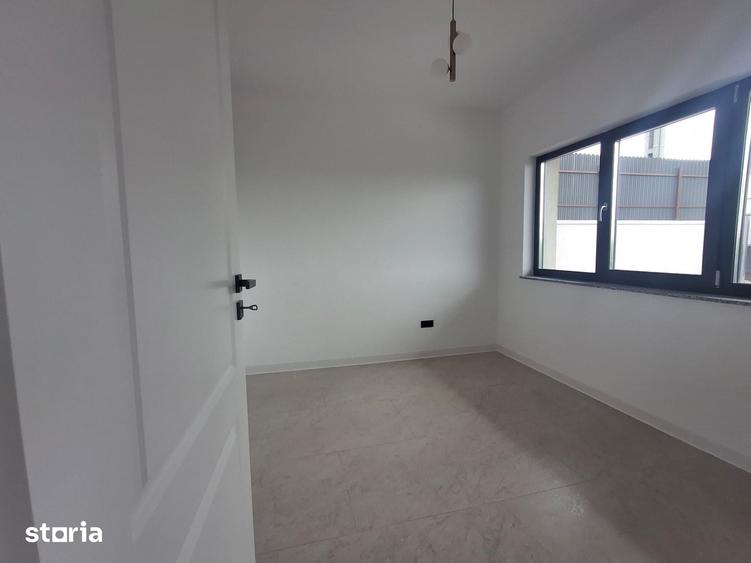 Casă cu 5 camere cu Teren 477 Mp în Bârnova