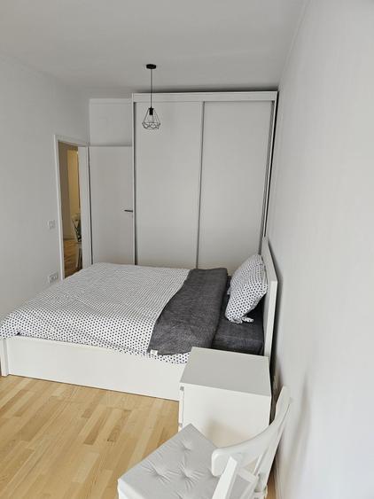 Apartament cu 2 camere decomandat în Jiului