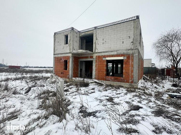 Casă cu 4 camere cu Teren 500 Mp în Cornetu
